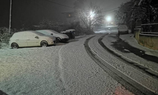 Επικός Σάκης Αρναούτογλου... LIVE από τα χιόνια στη Θεσσαλονίκη - Η πρόγνωση για τον «Διομήδη»