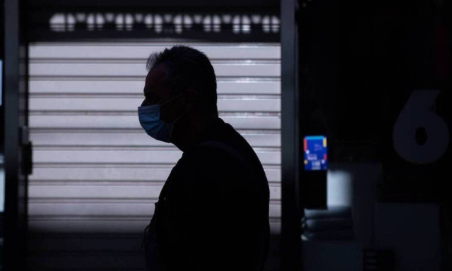 Greece confirms 24,246 new coronavirus infections on Wed., 77 deaths; 670 are intubated