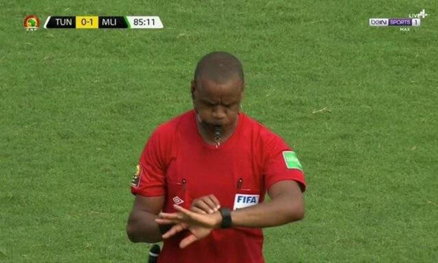 Μεγάλο φιάσκο στο Copa Africa: Το Τυνησία – Μάλι εξελίχθηκε σε… παρωδία κι έληξε τρεις φορές!