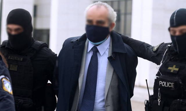 Δίκη «ψευτογιατρού»: Καταθέτει μάρτυρας που του αφαίρεσε πλευρό και τον άφησε ανάπηρο σε ποσοστό 92%