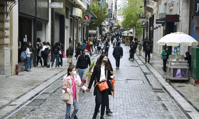 Ανοικτό το ενδεχόμενο για μείωση του ΦΠΑ σε βασικά προϊόντα -Τι θα γίνει με το πρόστιμο των 100 ευρώ