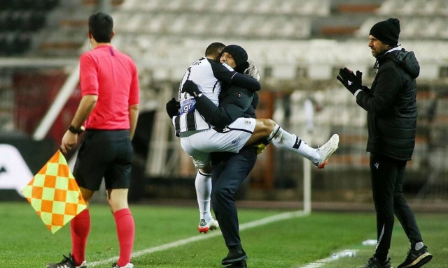 Super League: Πλησίασε την ΑΕΚ ο ΠΑΟΚ, κρητικό πάρτι ο ΟΦΗ - Τα highlights κι η βαθμολογία