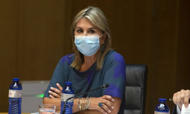 Μακρή: Εάν κριθεί απαραίτητο θα αλλάξουν τα πρωτόκολλα των σχολείων (vid)