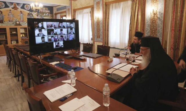 Ιερά Σύνοδος: Μην παρασύρεστε από τις ύβρεις κληρικών κατά της μάσκας