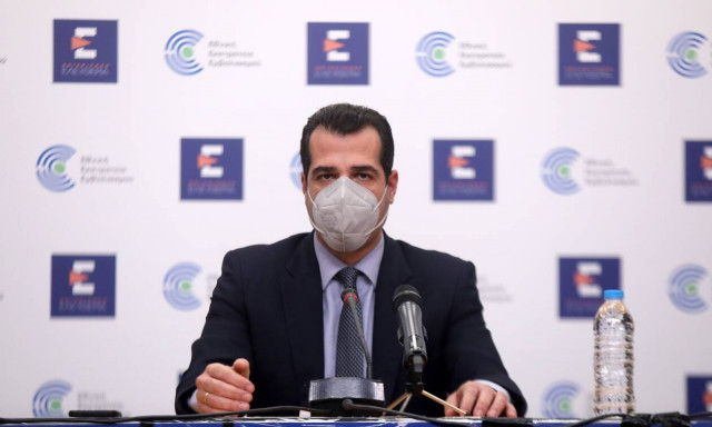 Πλεύρης σε Τσίπρα για πενθήμερη καραντίνα: Το πρωτόκολλο του ΕΟΔΥ βασίζεται στις οδηγίες του CDC