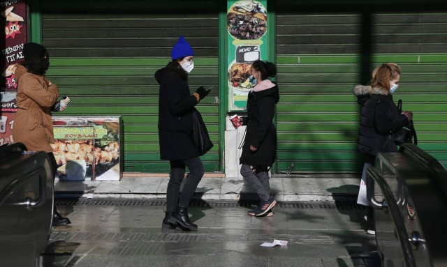 Greece confirms 19,772 new coronavirus infections on Friday, 72 deaths; 679 on ventilators