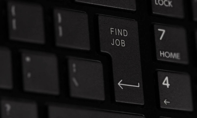 «Καλπάζει» η ανεργία στους νέους - Αρνητική πρωτιά της Ελλάδας στην ΕΕ