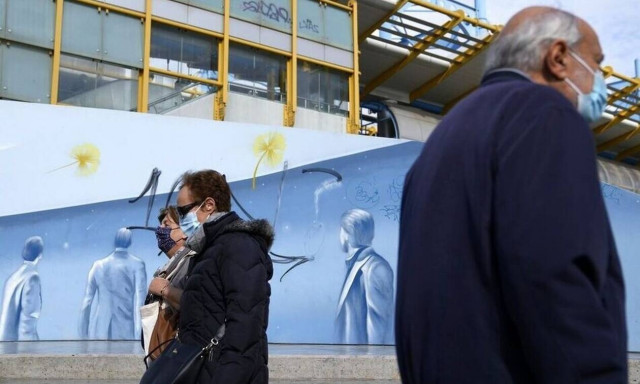 Παγώνη στο Newsbomb.gr: «Οι μη εμβολιασμένοι κινδυνεύουν σοβαρά από τη μετάλλαξη Όμικρον»