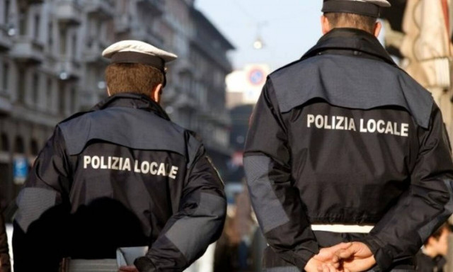 Ιταλία: Η αστυνομία διαμαρτυρήθηκε γιατί παρέλαβε ροζ προστατευτικές μάσκες