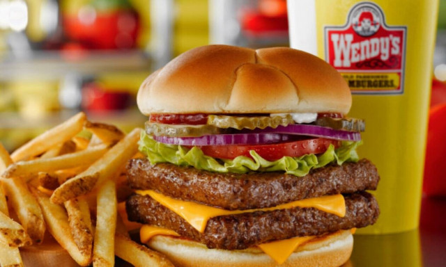 Αυτός είναι ο λόγος που το μπιφτέκι των Wendy's είναι τετράγωνο!
