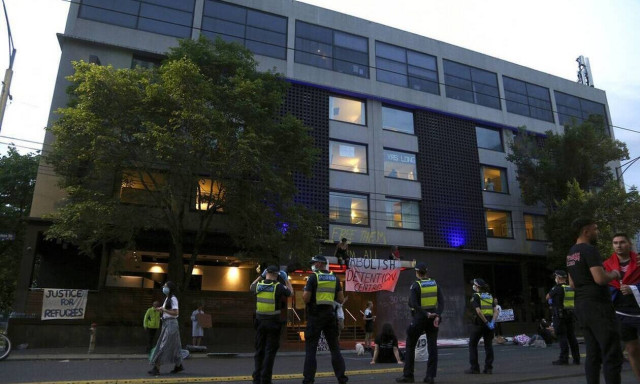 Νόβακ Τζόκοβιτς: Μεταφέρθηκε ξανά στο ξενοδοχείο όπου μένουν μετανάστες