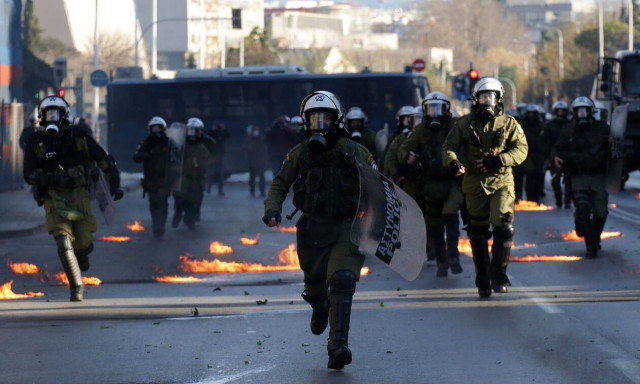 Επεισόδια Θεσσαλονίκη: Σε δύο συλλήψεις και 30 προσαγωγές προχώρησε η ΕΛ.ΑΣ.