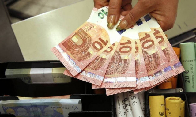 Εισφορά αλληλεγγύης: Κατάργηση για το Δημόσιο και τους συνταξιούχους το 2023