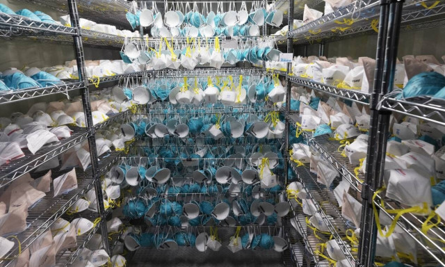 Nέες οδηγίες για τη χρήση μάσκας έδωσαν τα CDC