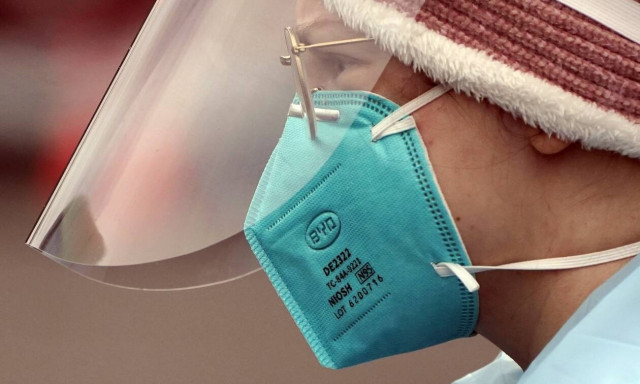 Για πόσες μέρες μπορούμε να φοράμε τις μάσκες N95, σύμφωνα με τους ειδικούς