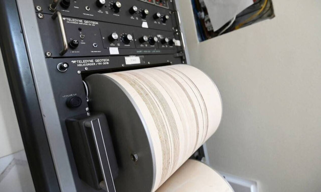 Three successive quakes within 15 minutes cause concern in Heraklion on Monday