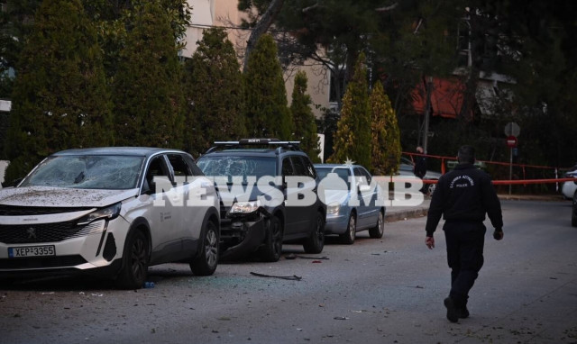 Έκρηξη σε συγκρότημα πολυκατοικίων στη Γλυφάδα