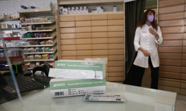 Κορονοϊός: Γιατί μπορεί να βγει αρνητικό το rapid και θετικό το PCR - Η απάντηση Μαγιορκίνη