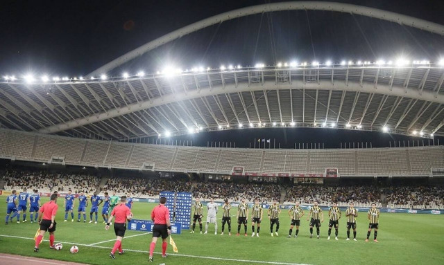 Super League: Αυστηροποιείται το πρωτόκολλο στα γήπεδα – Αισιοδοξία για την αύξηση του κόσμου