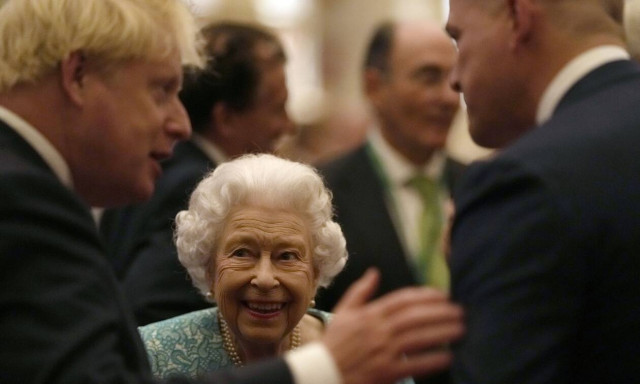 Mπορεί η Βασίλισσα να απολύσει τον Μπόρις Τζόνσον;