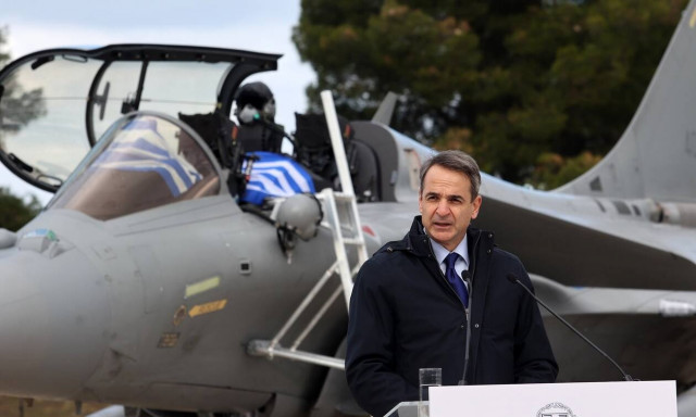 Μητσοτάκης: Απαλλάσσονται από κάθε φόρο πτητικά και καταδυτικά επιδόματα – Η σημασία της απόφασης