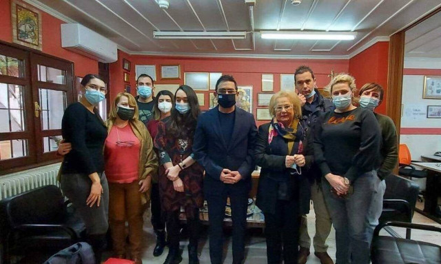 Το Μαξίμου έστειλε ηλεκτρονικούς υπολογιστές στη Δράμα για τους ανθρώπους τρίτης ηλικίας