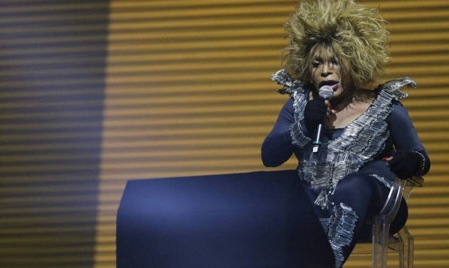 Πέθανε η θρυλική τραγουδίστρια της σάμπα Έλζα Σοάρες