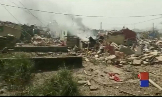 Γκάνα: Ισχυρή έκρηξη ισοπέδωσε κτίρια – Φόβοι για νεκρούς (pics)