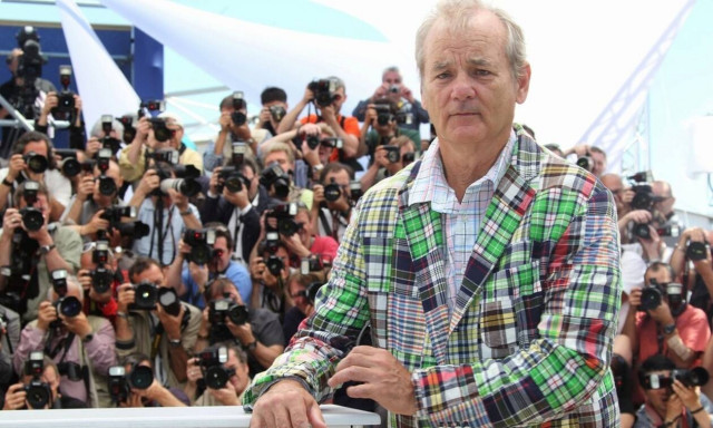 Ο ακομπλεξάριστος Μπιλ Μάρεϊ έγινε μουσικός του δρόμου: Το live-έκπληξη σε πάρκο της Νέας Υόρκης