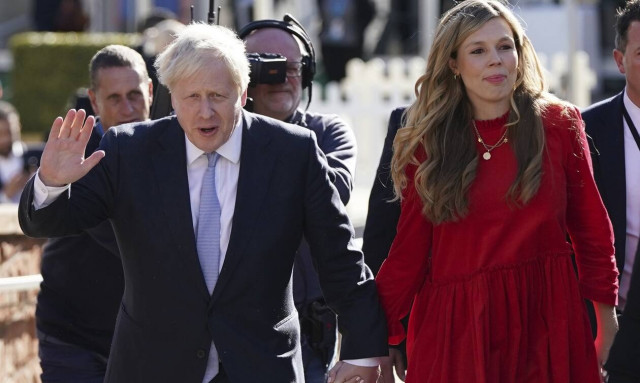 Μπόρις Τζόνσον: Δραματικές στιγμές για την έξι εβδομάδων κόρη του που νόσησε από κορονοϊό