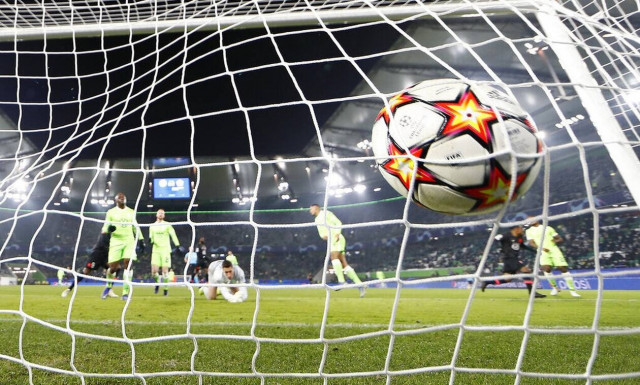 Champions League: Κίνδυνος αποκλεισμού των ανεμβολίαστων παικτών – Στο ίδιο μονοπάτι κι η Euroleague