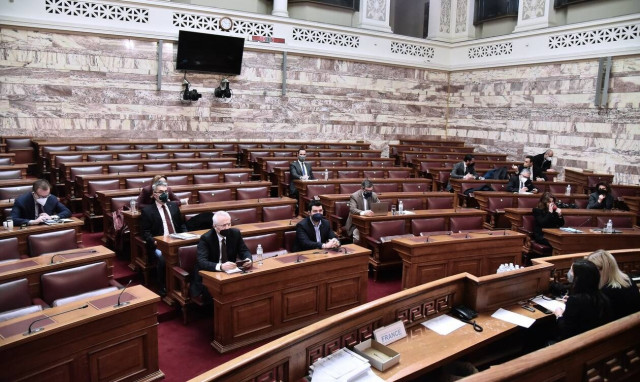 Παράδοση του πορίσματος της Εξεταστικής Επιτροπής στον Πρόεδρο της Βουλής