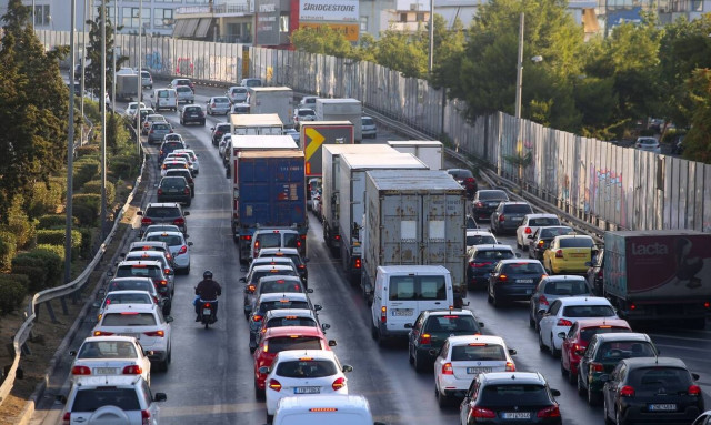 Κίνηση: Δύσκολος ο Κηφισός – Προβλήματα και σε άλλες κεντρικές λεωφόρους