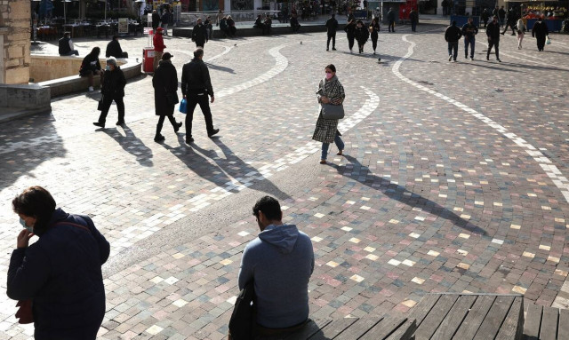 Η παράταση των μέτρων και το «στοίχημα» του Φεβρουαρίου - Γιατί αυξάνονται νεκροί και διασωληνωμένοι