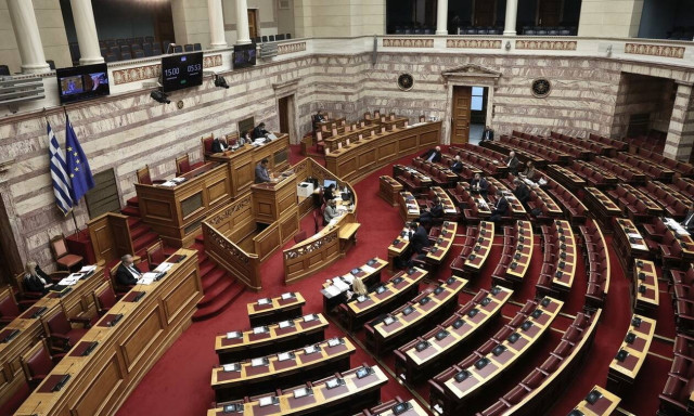 Υπερψηφίστηκε η τροπολογία για τη δημοσιοποίηση των επιχειρήσεων που παραβιάζουν τα μέτρα