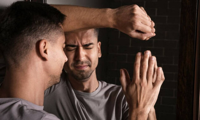 Πώς θα απαλλαγείς από τα σπυράκια στο πρόσωπο