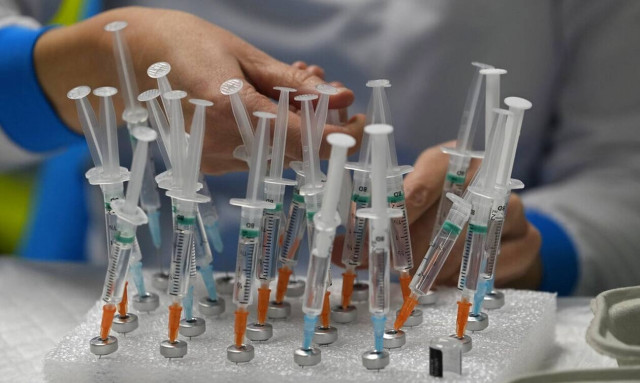 Nocebo: Η αιτία για ανεπιθύμητες ενέργειες μετά τον εμβολιασμό κατά της covid-19