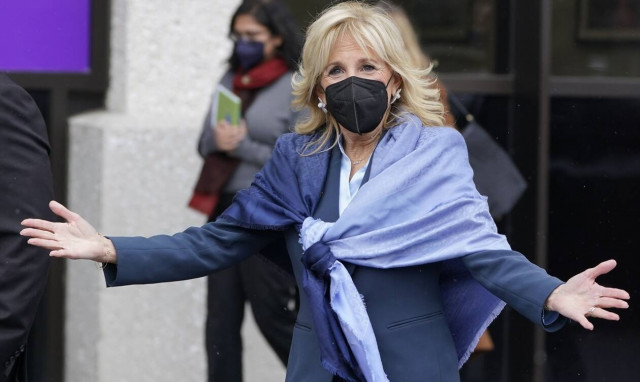 ΗΠΑ: Η Τζιλ Μπάιντεν μπαίνει δυναμικά στη «μάχη» των ενδιάμεσων εκλογών για το Κογκρέσο