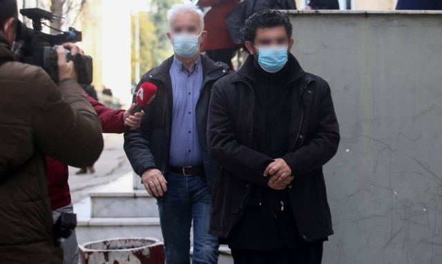 βιασμός ιερέας ανήλικη