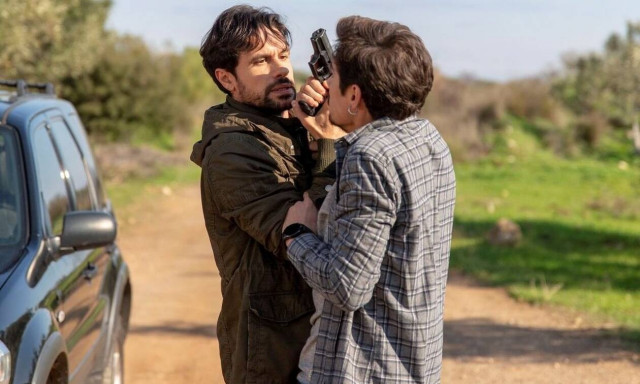 Σασμός: Το τελευταίο βλέμμα του Πετρή στη μητέρα του έκανε το Twitter να ανατριχιάσει (pics)