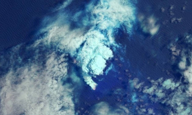 Ο καπνός από το ηφαίστειο της Τόνγκα έφτασε στο ύψος-ρεκόρ των 55 χιλιομέτρων