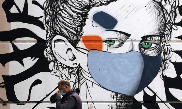 Δυσοίωνες προβλέψεις από τους επιστήμονες - Γιατί αργεί η αποκλιμάκωση της Όμικρον