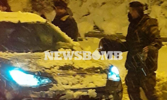 Κακοκαιρία «Ελπίς» – Αττική Οδός: O απεγκλωβισμός των οδηγών από στρατό και ΕΚΑΜ (pics)