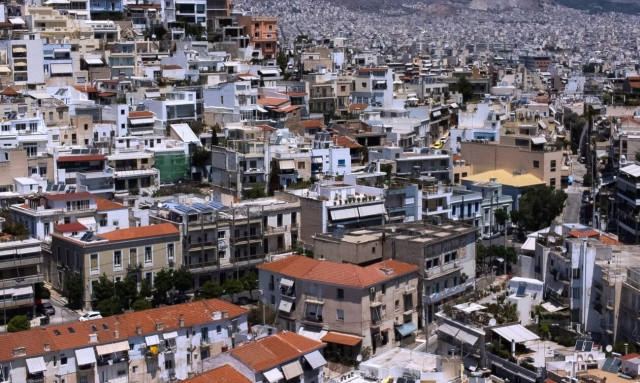 Παράταση σε 36-72 δόσεις, φτηνές μεταβιβάσεις ακινήτων και αιτήσεις για το επίδομα θέρμανσης