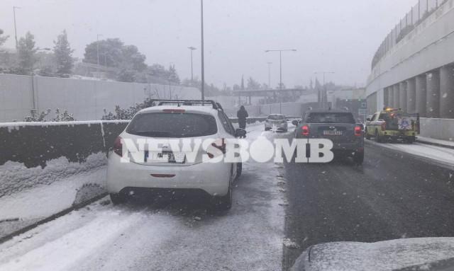 Κακοκαιρία «Ελπίδα»: Ατυχήματα στην Αττική Οδό και προβλήματα στις μετακινήσεις