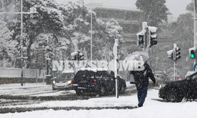 Καιρός: Χάος στους δρόμους της Αθήνας! Σημειωτόν σε Κηφισίας, Μεσογείων–Προβλήματα σε μετρό και ΗΣΑΠ
