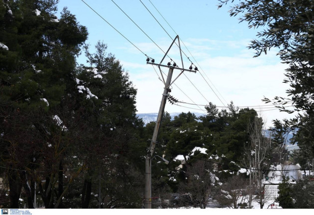 Κακοκαιρία «Ελπίδα»: Πού να τηλεφωνήσετε σε περίπτωση διακοπής ρεύματος