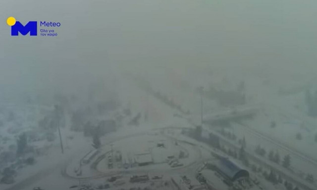 Κακοκαιρία Ελπίδα: Μέχρι τη θάλασσα τα χιόνια στη Λοκρίδα-«Εξαφανίστηκε» η Ε.Ο στο ύψος του Μαρτίνου