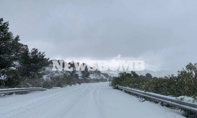 Καιρός τώρα: Προβλήματα στη Μαλακάσα – Μάχη για να μην κλείσει το οδικό δίκτυο