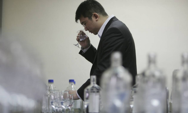 Έρευνα: Τα μισά από τα κρούσματα κορονοϊού του 1ου κύματος μπορεί να έχουν μόνιμη βλάβη στην όσφρηση